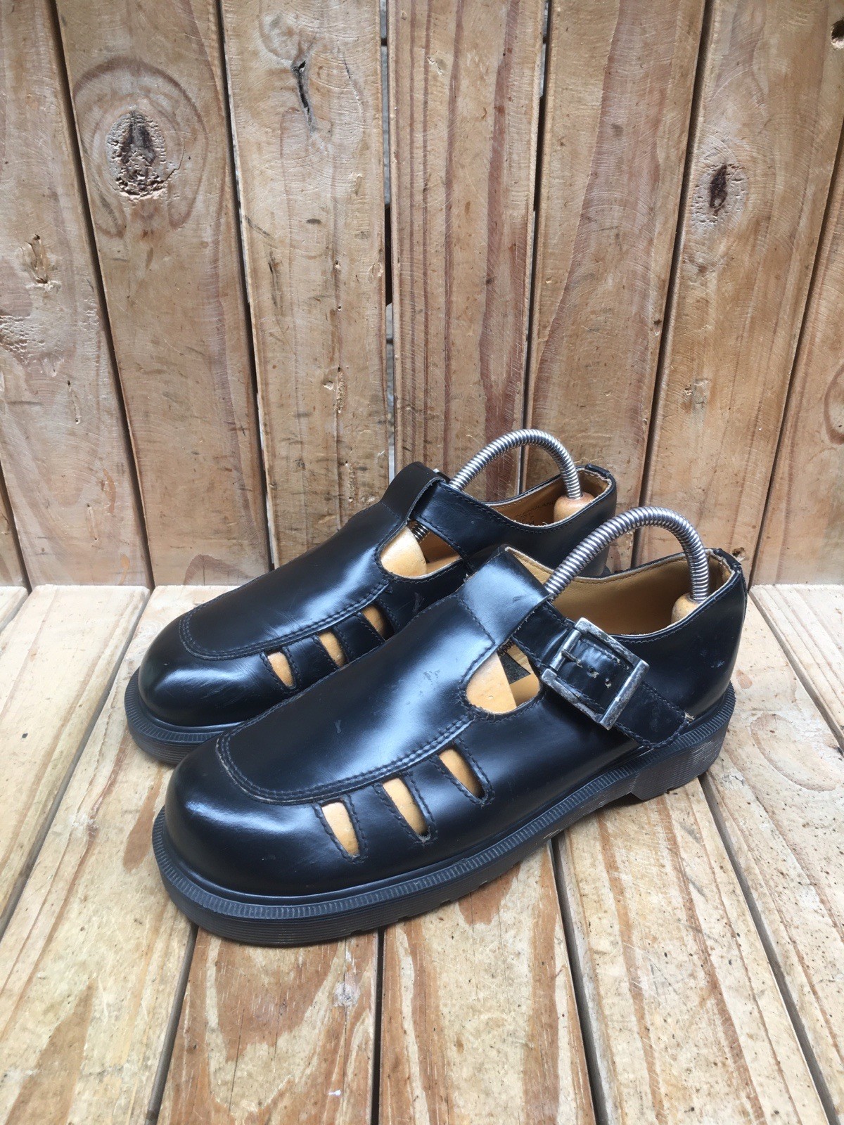 APL Sandali casual da uomo vintage Dr.Martens neri con cinturino aperto in pelle EUR 41 UK 7 US 8