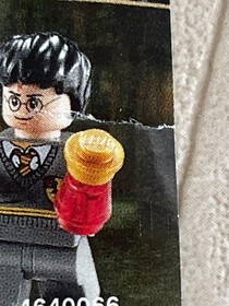 LEGO Harry Potter: The Lab (30111), missing Harry's black pants