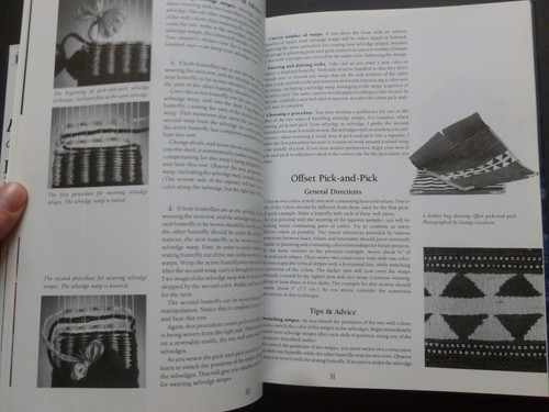 THE TAPESTRY HANDBOOK by Carol K. Russell - TRADITIONAL WEAVING TECHNIQUES - Picture 13 of 23