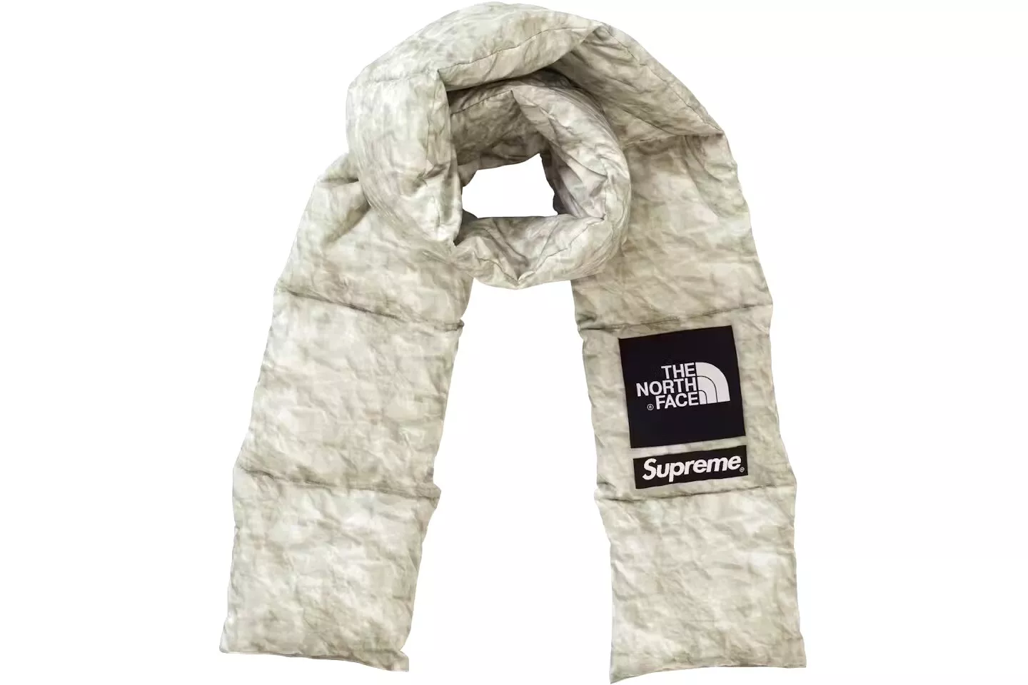 Écharpe Supreme x North Face Crinkle Paper Print 700 Down encore dans son emballage