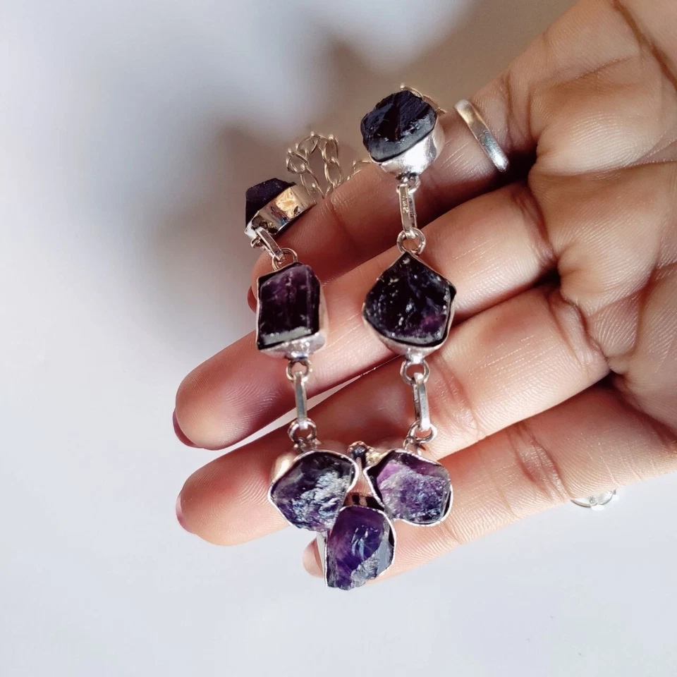 Collar de joyería hecha a mano de plata de ley 925 con piedras preciosas crudas de amatista natural de 18" Foto 2 de 4