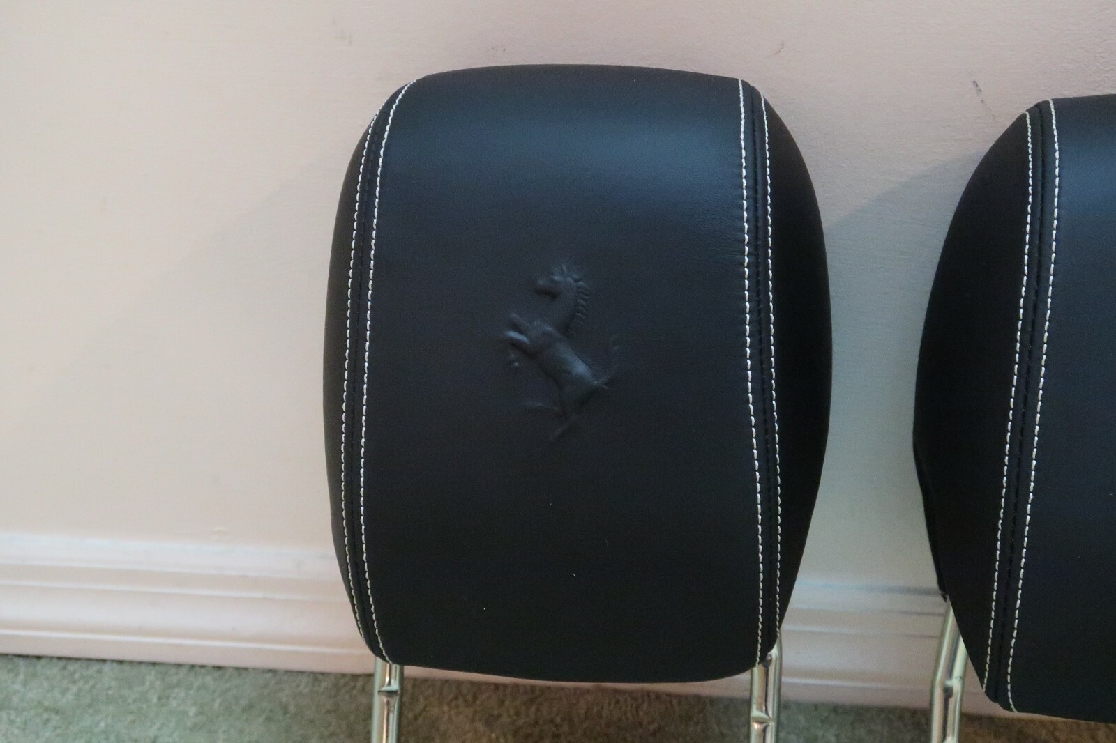 FERRARI 458 HEADREST HEAD REST DRIVERS & PASSENGER SIDE IN EXCELLENT CONDITION