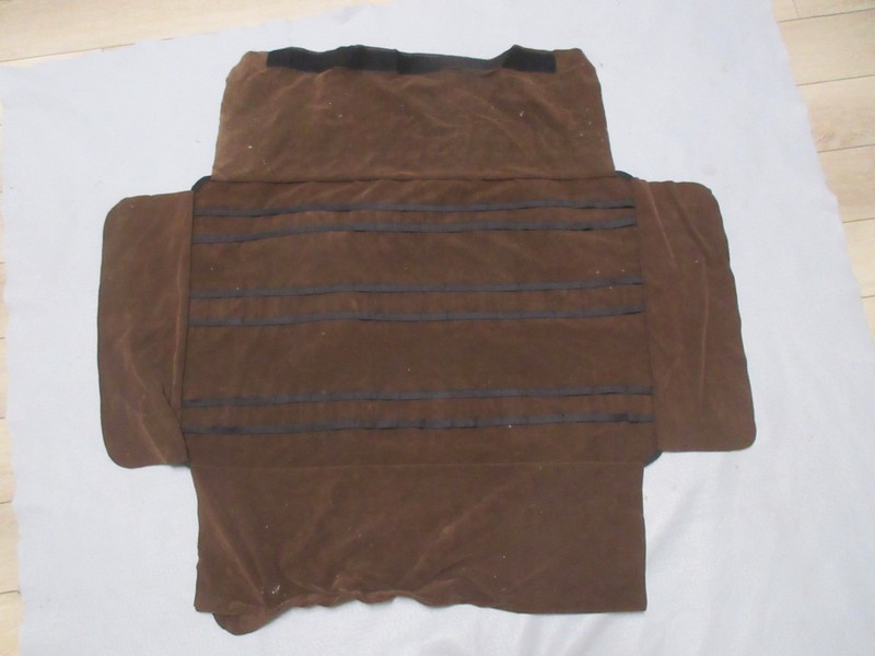 KNIFE STORAGE ROLL HOLD 60 POCKET KNIVES  measures 29 by 19"