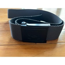 Under Armour adjustable webbing clothgolf belt 32" to 36" preowned perfect