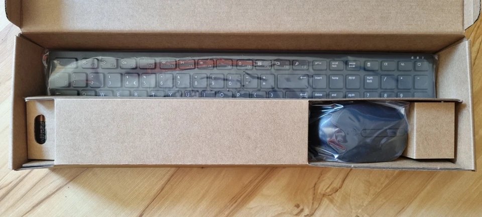 Dell Pro Wireless Keyboard & Mouse Set - Black (KM5221WBKB-UK) NEW INC Batteries - Image 2 of 3