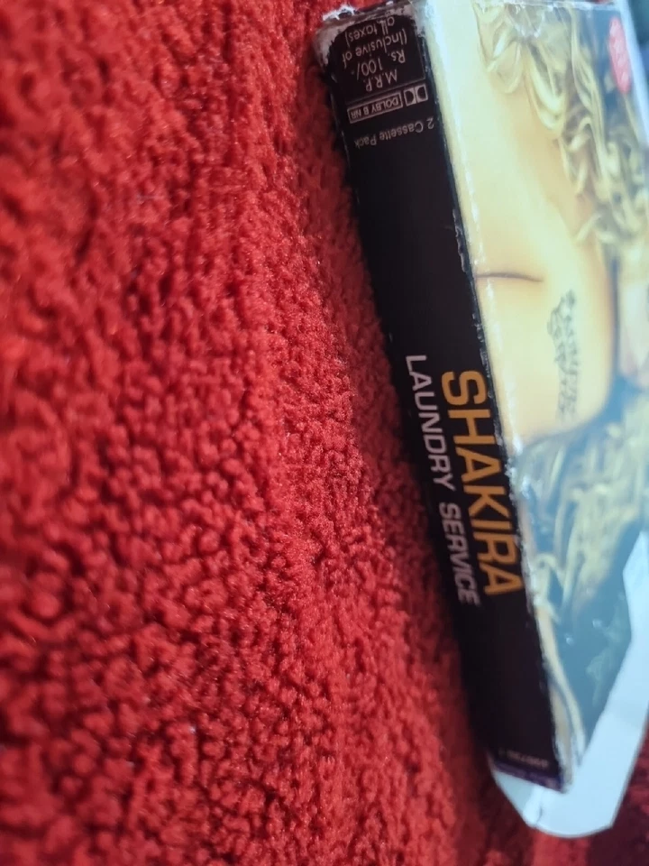 Shakira Laundry Service Cassette Set INDIA IMPORT Rare Indian special edition Foto 3 de 4
