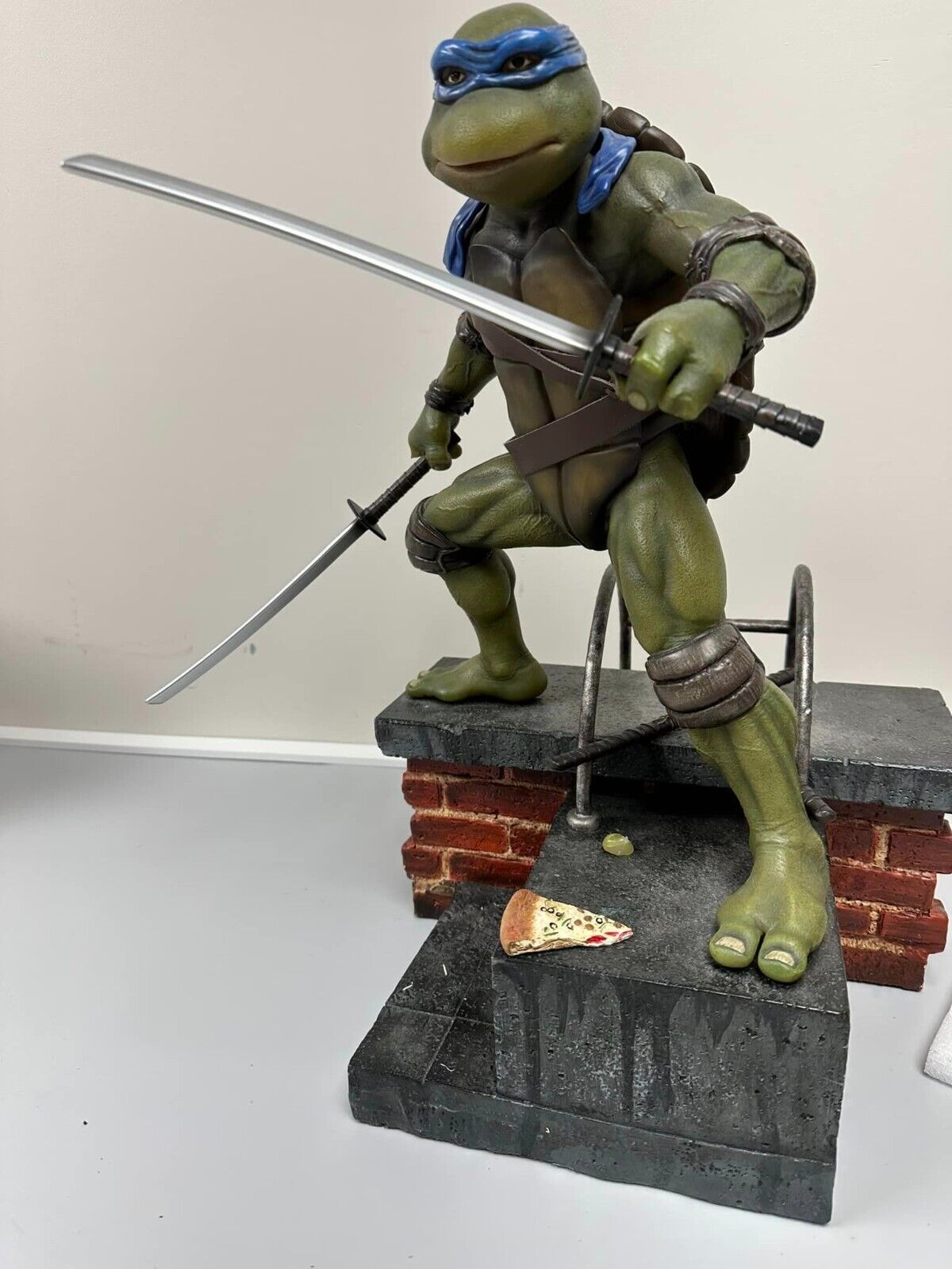 PCS Collectibles Teenage Mutant Ninja Turtles: Donatello 1:8 Scale PVC  Statue, Multicolor