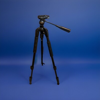 Vanguard Tripod version Alta 2 With A Huge Case