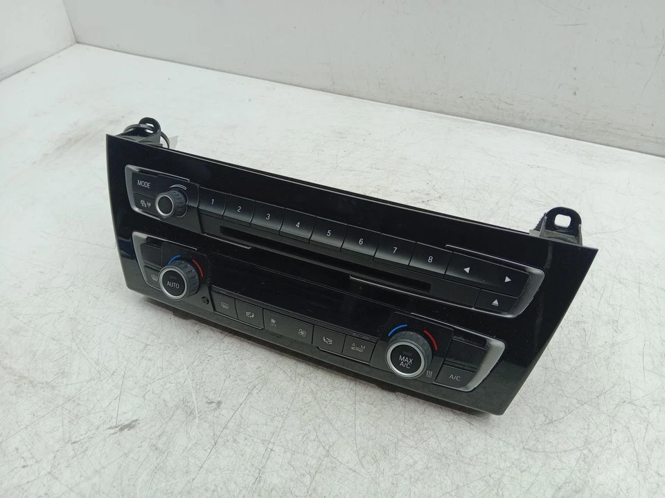 BMW 1 SERIES AC AIR CON HEAT CONTROL PANEL 6814187 F20 2015 - 2019 - Image 2 of 4