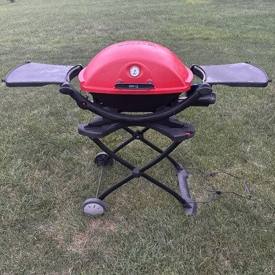 Weber Q2200 Grill Portable w/Stand Cleaned Re-Painted Works EUC Camp Tailgate