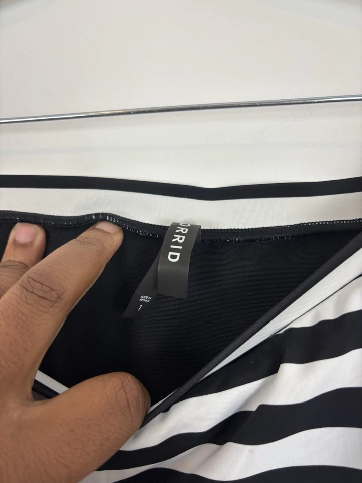 Nuevo con etiquetas Parte inferior de natación con falda tórrida talla 1x negro blanco a rayas patinador cintura alta Foto 2 de 4