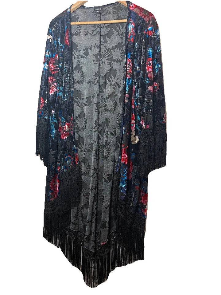 Torrid Velvet Burnout Kimono Topper L/1X Black Floral Fringe Whimsigoth Y2K - Image 2 of 4