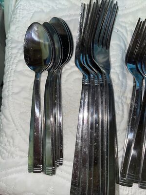 Farberware Silverware Flatware 7 Spoons-7lg Forks-7sm Forks-8 Lg Spoons 7 Knives