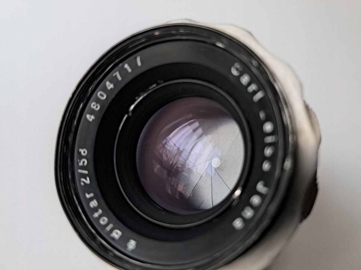 Carl Zeiss Jena Biotar lens 58mm f2.0 58/2 10 blades m42 Carl Zeiss Jena Biotar lens 58mm f2.0 58/2 10 blades m42