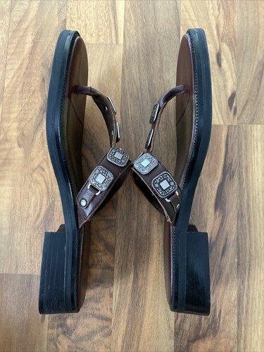 Sandali Minnetonka donna taglia 8 marrone in pelle perizoma cinturino a T scarpe decorazione argento - Foto 7 di 10
