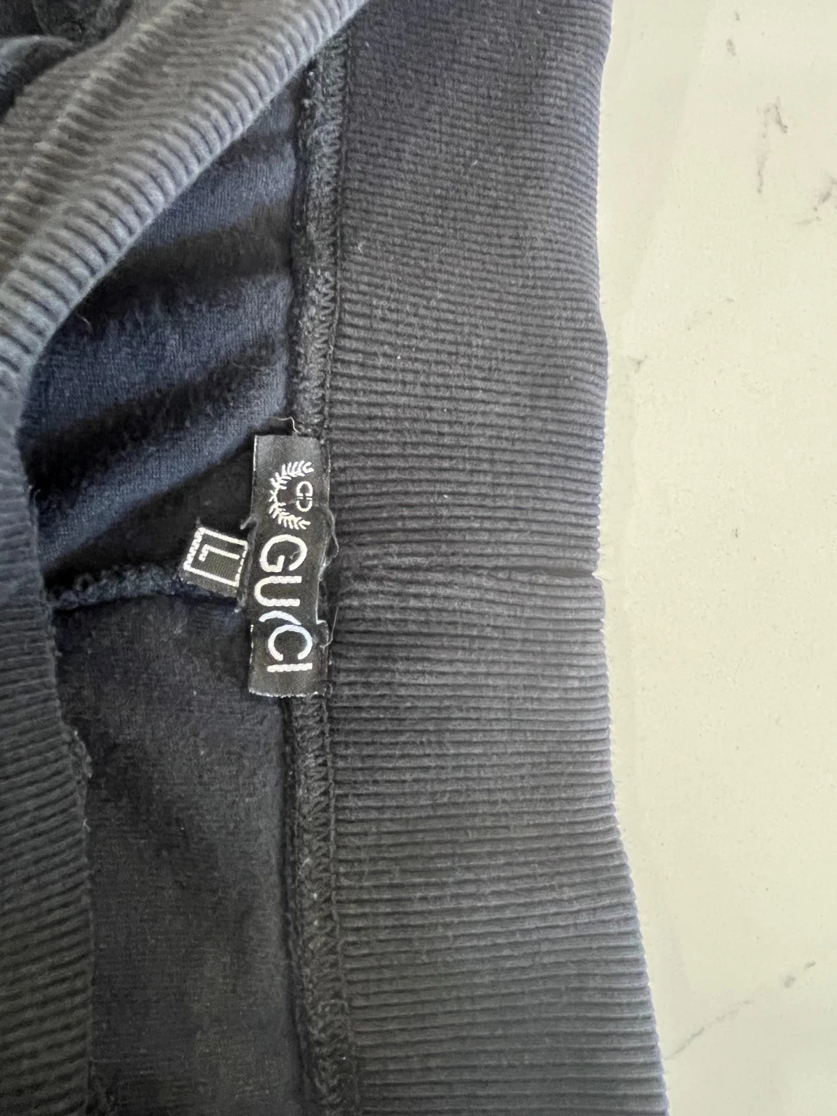 Set da allenamento Gucci vintage in velluto pantaloni e felpa con cappuccio grande