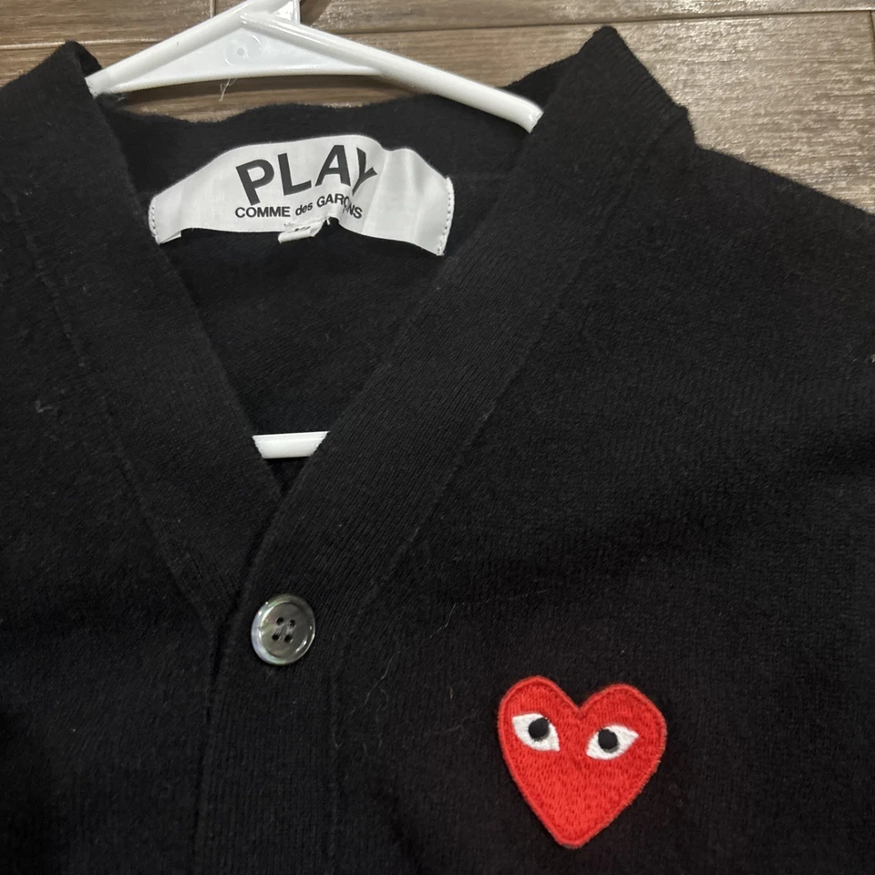 Cárdigan negro PLAY COMME DES GARCONS Foto 2 de 3