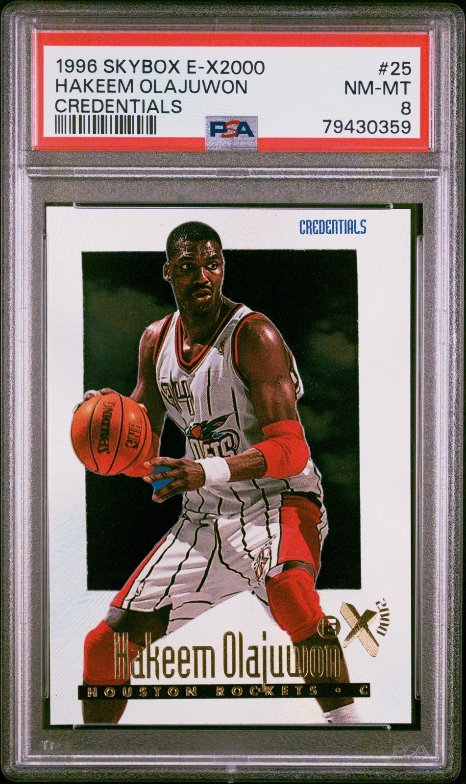 1996 SKYBOX E-X2000 CREDENTIALS #25 HAKEEM OLAJUWON 377/499 PSA 8