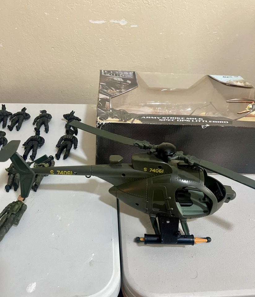 BBI 1:18 Elite Force Lot of 28 Figures with vehicles, weapons, and more  - Image 4 of 4