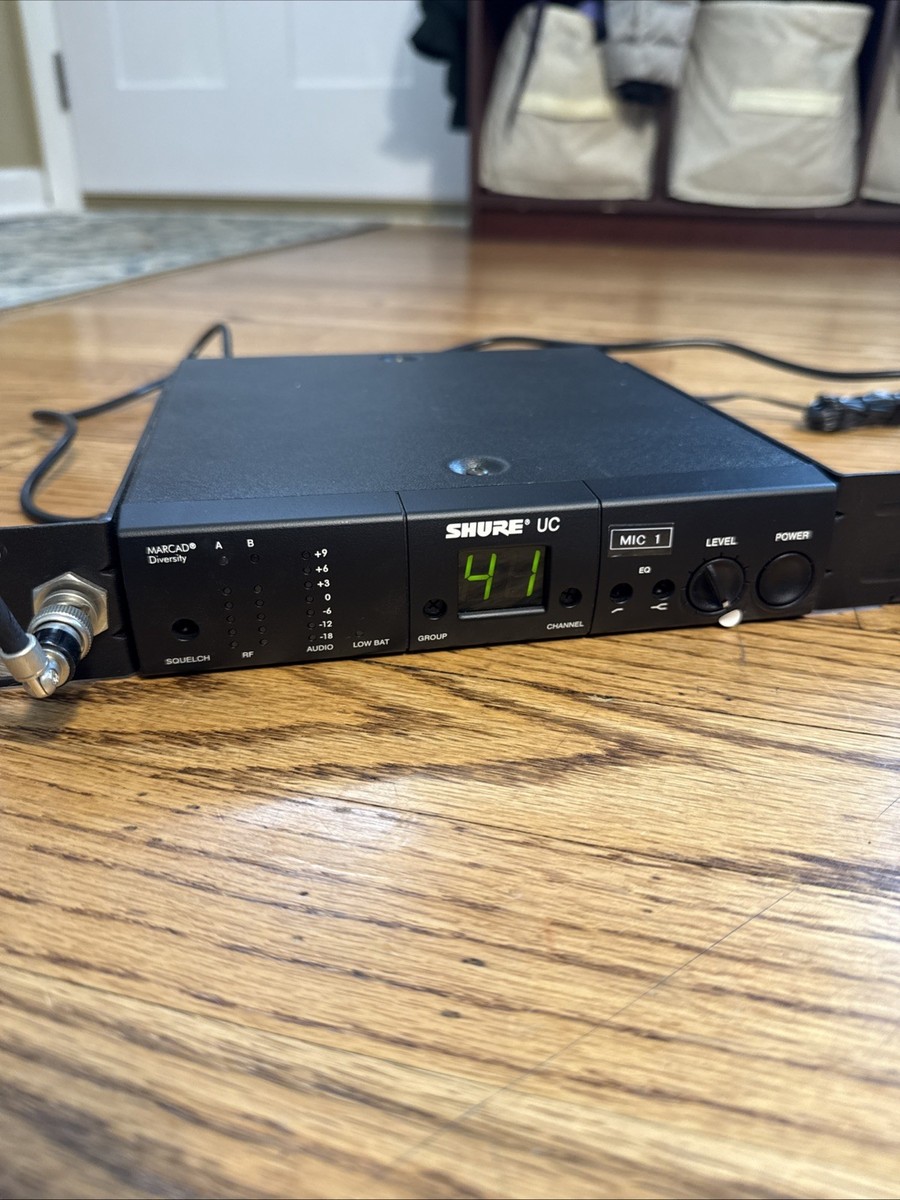 Shure UC4/Uc2-BG3.1, USA 製、動作確認済み。 Shure UC4-UA 782-806MHz Half Rack Wireless Microphone Receiver w