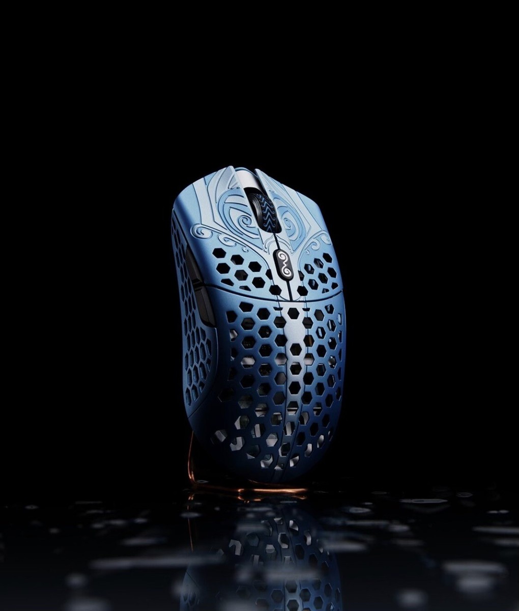 Presale - Finalmouse Starlight 12 Poseidon - small | eBay Presale - Finalmouse Starlight 12 Poseidon - small | eBay