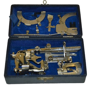 Nähmaschine,Singer,Hilfsapparte,ca. 1935 mit neuwertiger Gebrauchsanleitung+Box