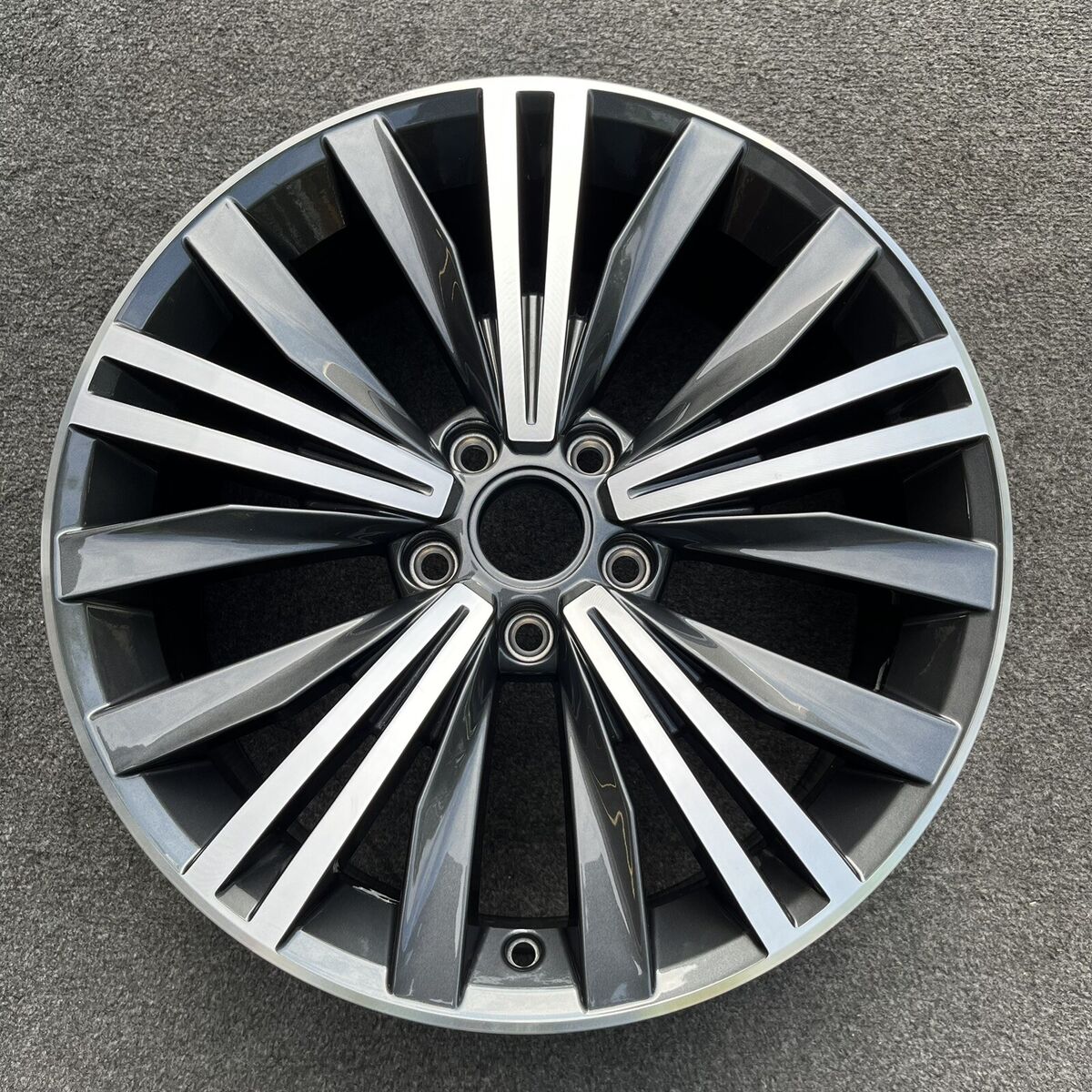 SINGLE 18 INCH WHEEL/RIM VOLKSWAGEN TIGUAN 2018-2020 OEM SINGLE 18 INCH WHEEL/RIM VOLKSWAGEN TIGUAN 2018-2020 OEM