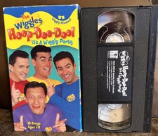 Lyrics Studio The Wiggles Hoop-Dee-Doo! Video 16 Songs Combined S/H Discount Vhs