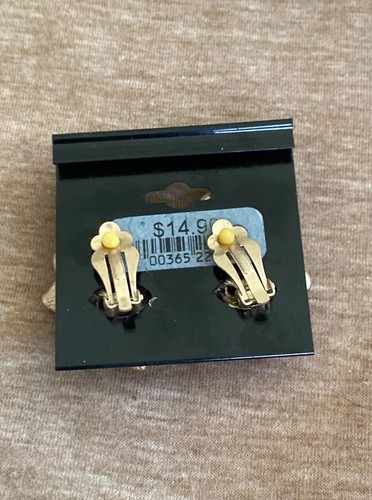 Taramanda Clip On Earrings Gold Tone Red And Green Inlays C102-28 - Picture 2 of 2
