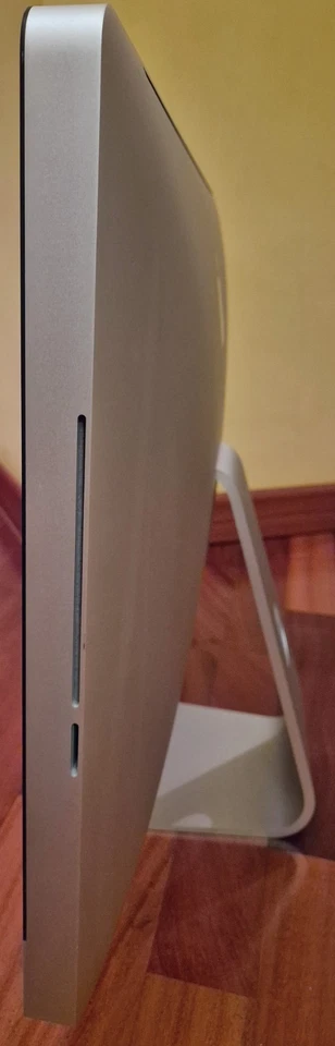 Apple iMac 27" Late 2009 - Core i7 16GB RAM SSD 1TB + HDD 2TB mouse e tastiera - Immagine 3 di 4