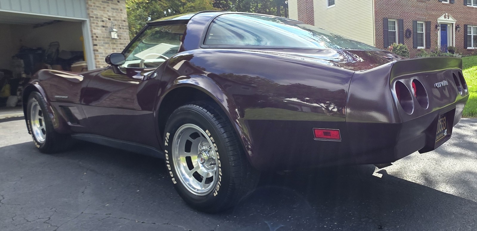 1982 Claret Burgundy Metallic Chevrolet Corvette   | C3 Corvette Photo 9