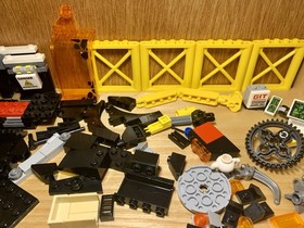 Lego Ninjago Movie 70631 Volcano Lair (Incomplete) W/Shark Army Minifigures 