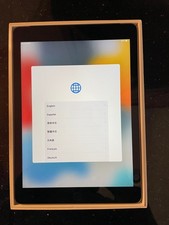 Apple iPad 5th Generation A1823 32 GB, Wi-Fi  4G, 9.7 in - Silver