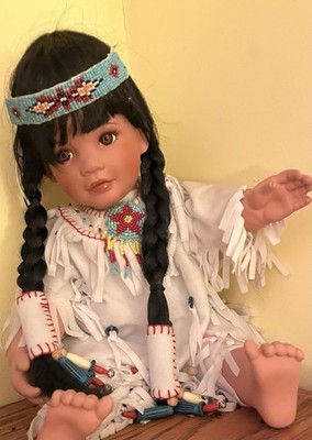 Handgefertigte Indianer US Puppe mit Zöpfen, Perlen Stirnband, Fransen Outfit