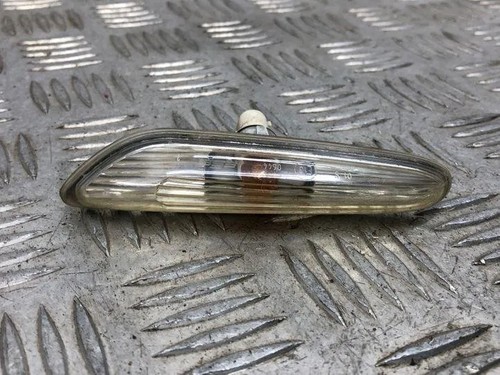 BMW 5 Touring E61 Kotflügelblinker vorne links 8382104 3.00 Diesel 22992176