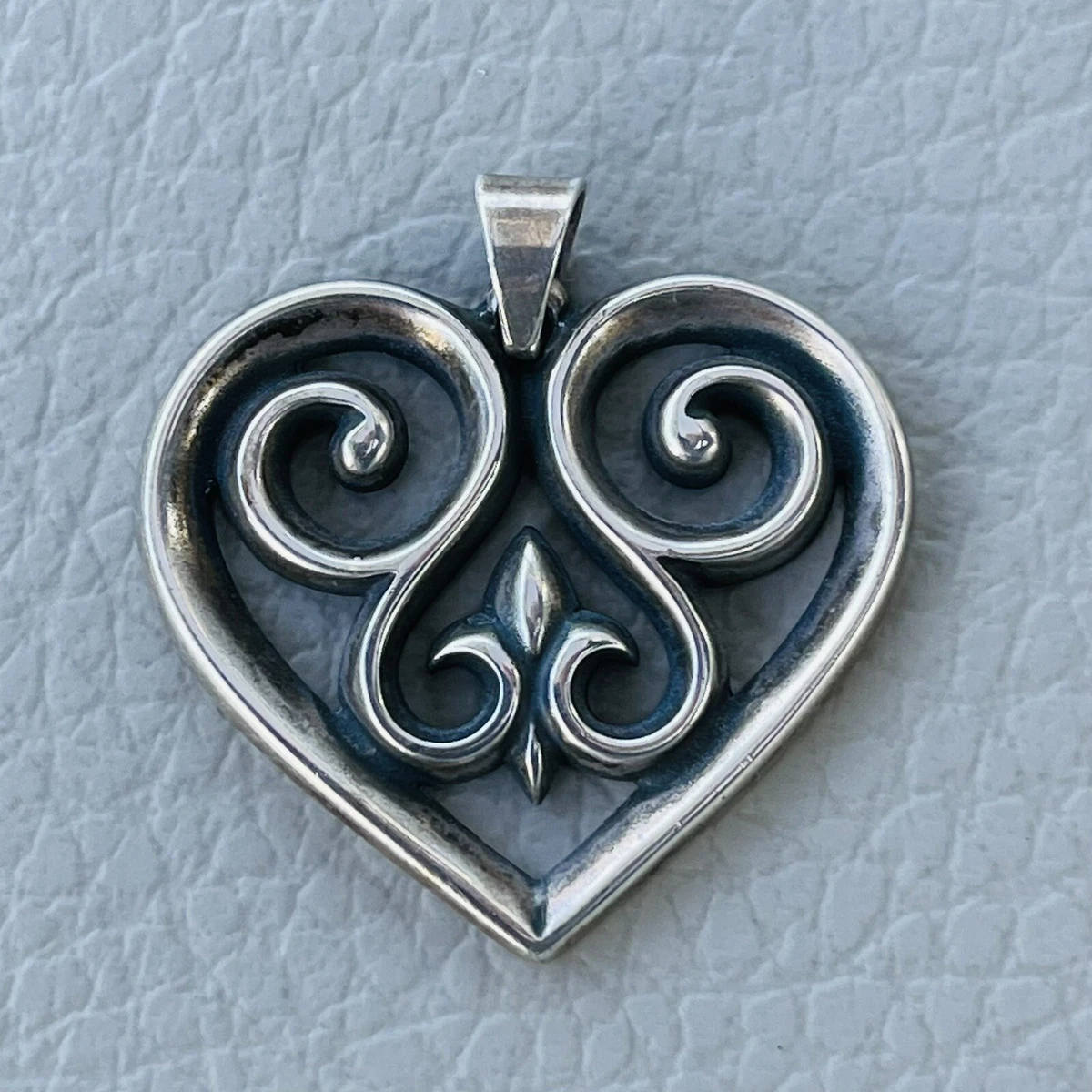 Retired James Avery Sterling Silver Large Love Scroll Heart Pendant and chain