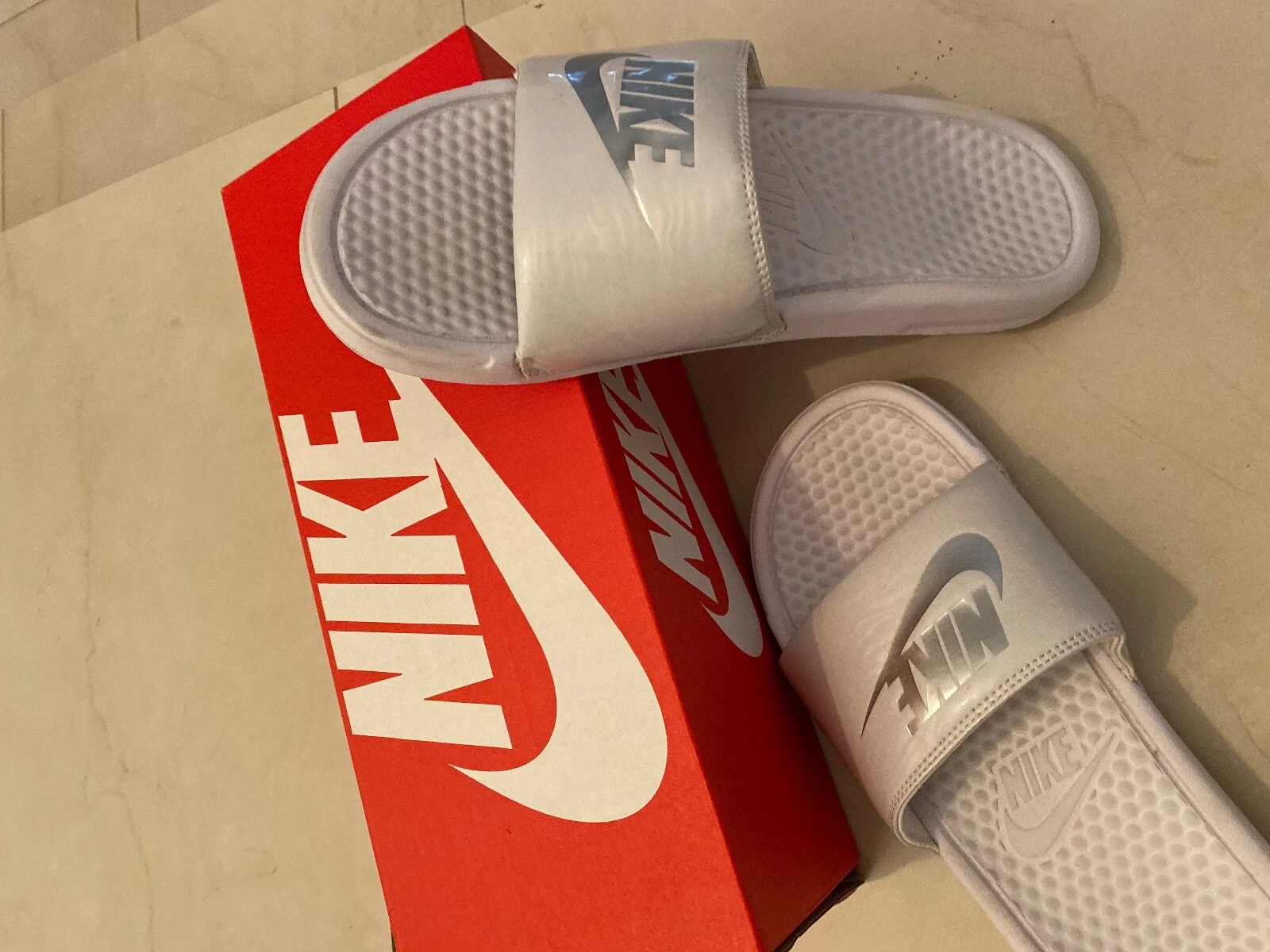 Nike Womens Mens Benassi JDI Slides Sandals White Silver Size 9
