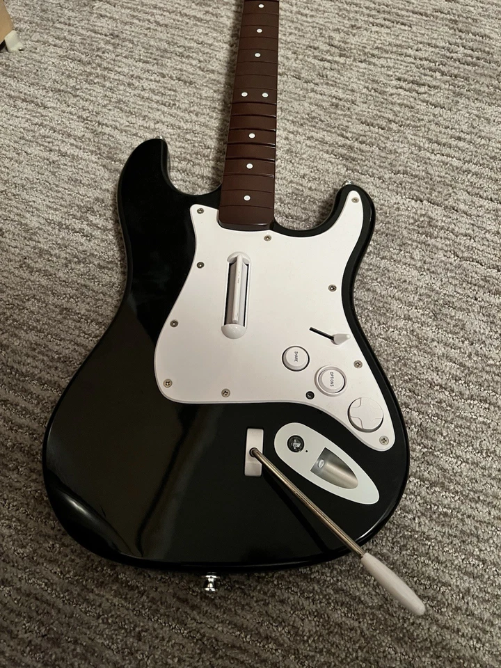 Sony Playstation 4 PS4 Wireless Fender Stratocaster RockBand 4 Guitar 91261 - Image 2 of 4