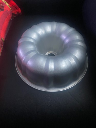 Carbon Steel Bundt Tin 9.6 Inches. New. - Picture 2 of 3