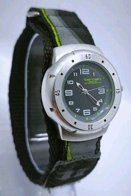 Vintage Y2K Era Terrain Sports Divers 33mm Mid Size Unisex Quarz Damen Jungen Uhr