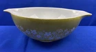 Vintage  Pyrex 444 Spring Blossom Crazy Daisy Cinderella 4 QT Green Mixing Bowl