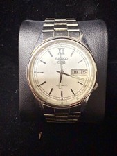 Vintage Seiko 5 Automatic 7009-353A   Classic Japanese Craftsmanship