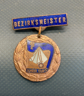 GDR medal badge district champion young tourist young pioneer FDJ [4064-6]