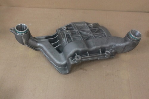 Halter Klimakompressor Motorblock Wasserrohr Audi Q7 4L 6.0 V12 05A260881D