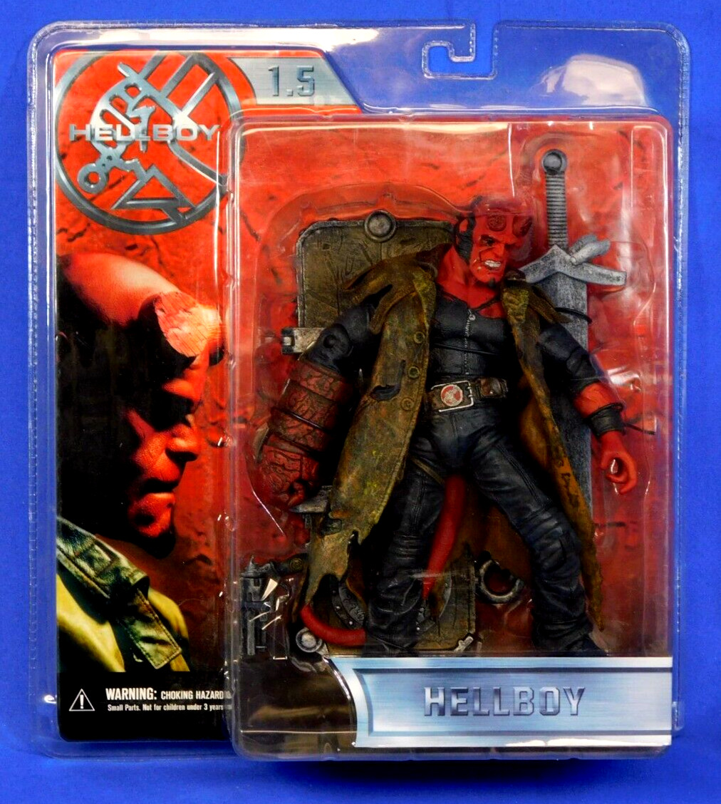 HELLBOY SERIES 1&period;5 WITH SWORD 2004 MEZCO