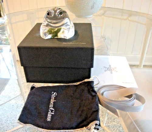 Steuben Glass Frog w Emerald Eyes Hand Cooler Paperweight NIB