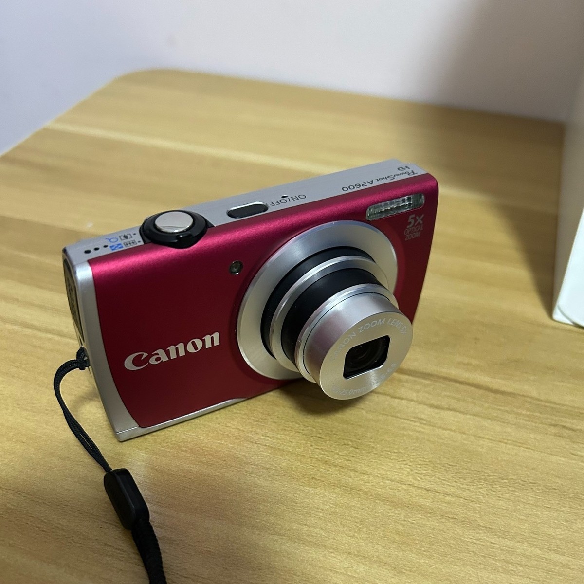 Canon PowerShot A2600 Digital Camera 16.0 MP 5x Optical Zoom