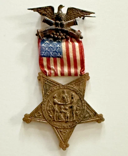 Antique GAR Civil War Veteran Medal Badge Grand Army Republic Star