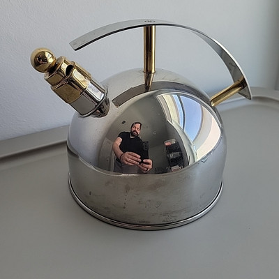 Chantal Saturn Modern Design Whistling Tea Kettle 18/10 Stainless 1.5qt SL37-16