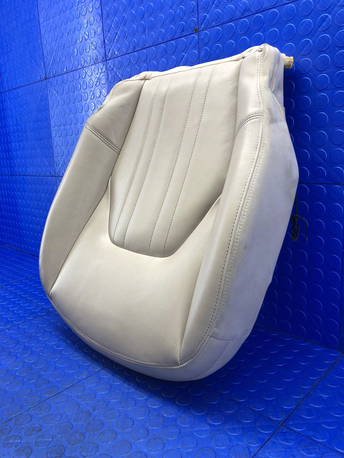 2017-2022 MASERATI LEVANTE OEM FRONT RIGHT LOWER SEAT CUSHION BEIGE LEATHER